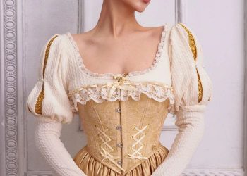 Áo corset – Sự quyến rũ đến từ quá khứ
