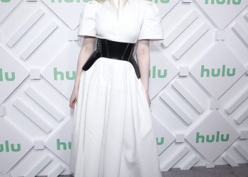 Mặc đẹp với 3 kiểu corset được yêu thích nhất hiện nay