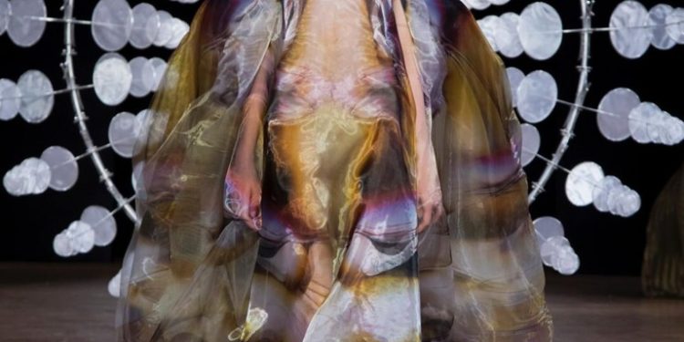 Avant-Garde là gì? Tất tần tật về phong cách thời trang độc đáo