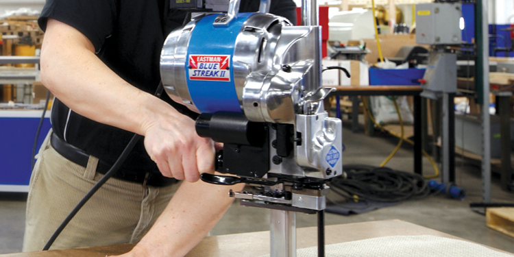 Top 8 máy cắt vải cầm tay giá rẻ