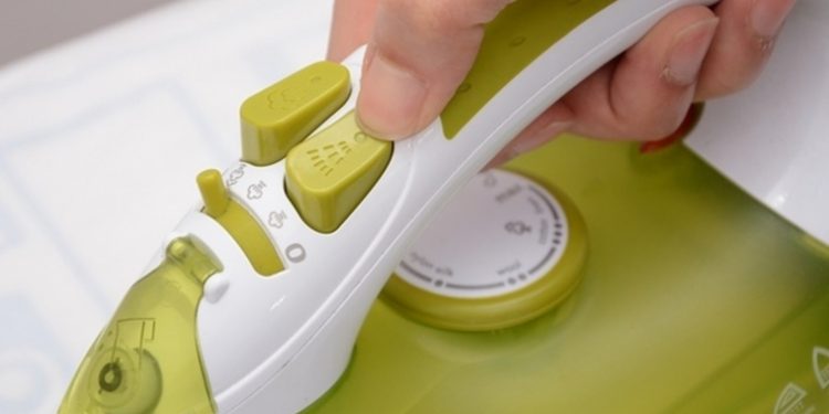 Bàn ủi hơi nước sử dụng đúng cách và an toàn