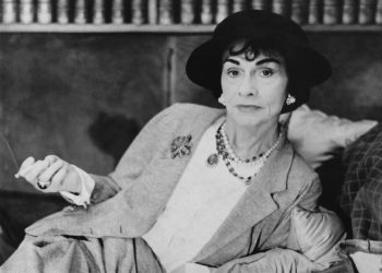 MẶC SANG CHO TUỔI TRUNG NIÊN VỚI 9 BÍ KÍP THỜI TRANG CỦA COCO CHANEL