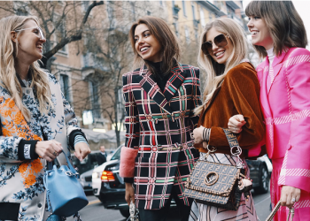 VÌ SAO NGƯỜI TIÊU DÙNG THÍCH MUA HÀNG FAKE? LÝ DO KHÔNG HỀ ĐƠN GIẢN NHƯ BẠN NGHĨ