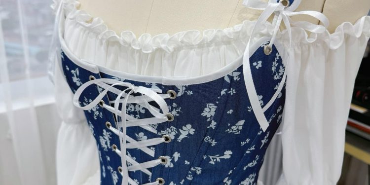 Mẫu corset vải thô xanh tại Maya DIY