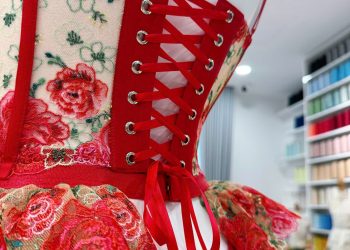 Mẫu corset hoàn thiện theo hướng dẫn giảng viên tại Maya DIY