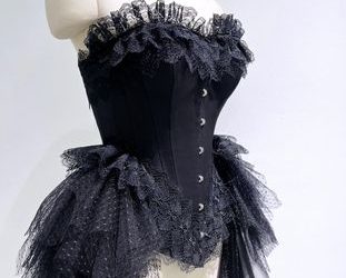 Corset dài hoàn thiện tại Maya DIY