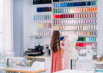 không gian lớp học thiết kế và may nội y trực tiếp tại Maya DIY