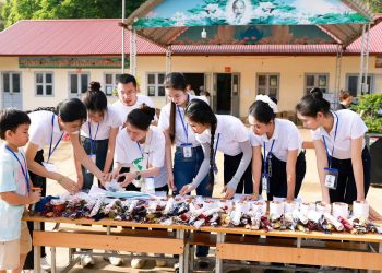 các thí sinh hoa hậu Việt Nam 2024 tham dự đợt thiện nguyện tại Lạng Sơn