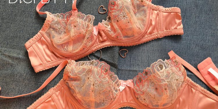 Từ mẹ bỉm đến chủ shop nội y thiết kế DICI Lingerie – Hành trình phát triển của học viên Đồng Hoan