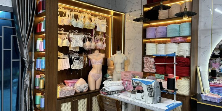 Hành trình đam mê may vá của học viên Bùi Hương – Từ cô giáo nội trú đến chủ xưởng nội y tại Đắk Lắk