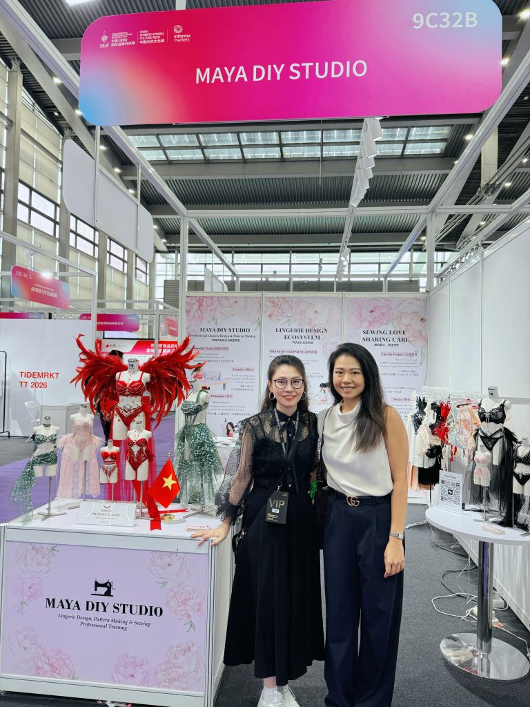 Học viên Trung Quốc đầu tiên