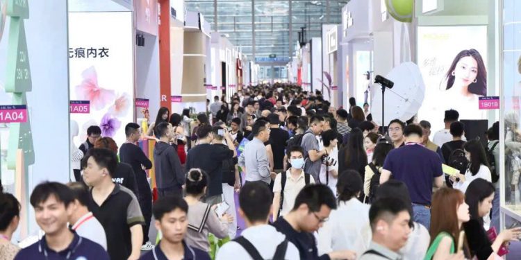 Triển lãm nguyên phụ liệu, thiết bị và mẫu mã nội y SIUF