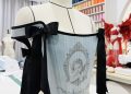 Corset tái chế từ áo jean cũ, in họa tiết thiên thần, viền và nơ đen – Maya DIY